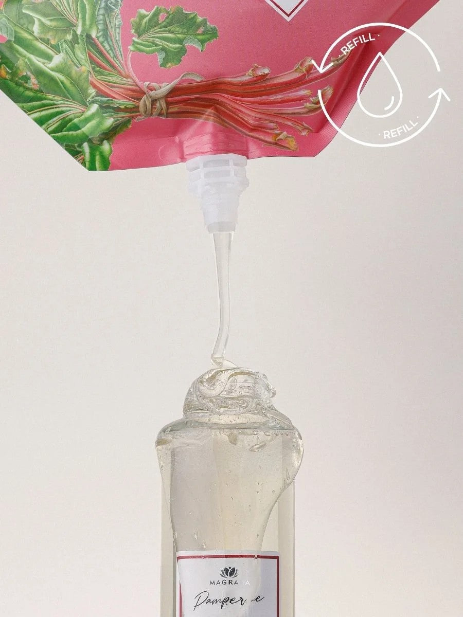 Raparperishampoo täyttöpakkauksessa säästää muovia ja vastaa kahta alkuperäiskokoista tuotetta.